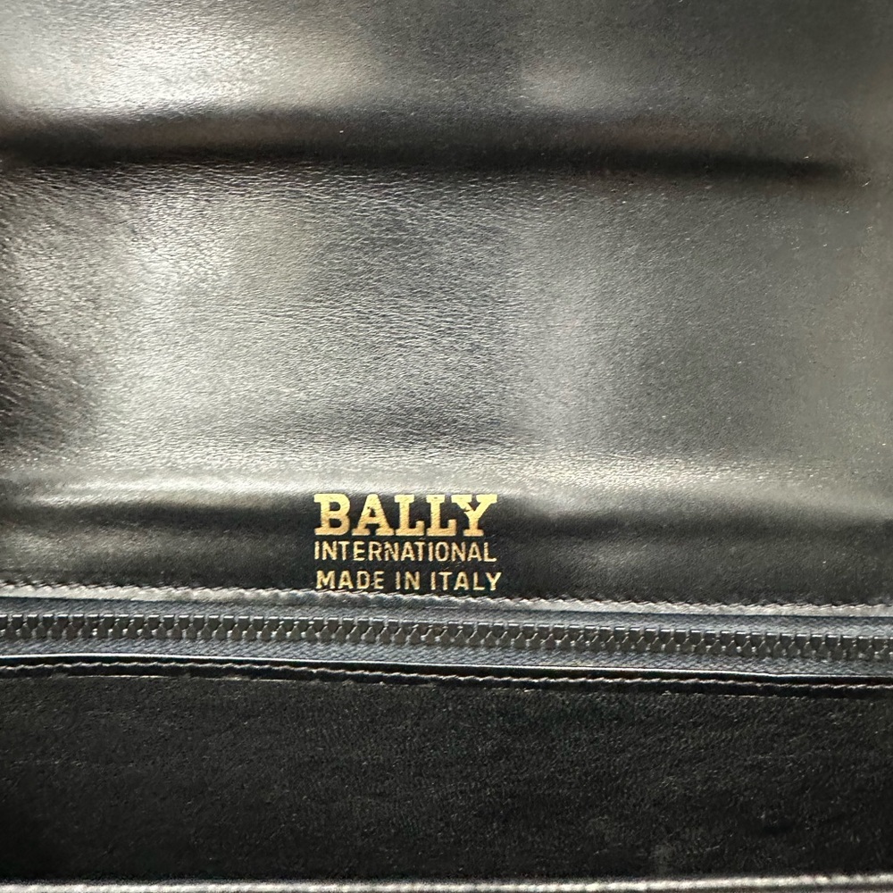 Bally Vintage Black Leather Structured Shoulder Bag - Picture 12 of 13